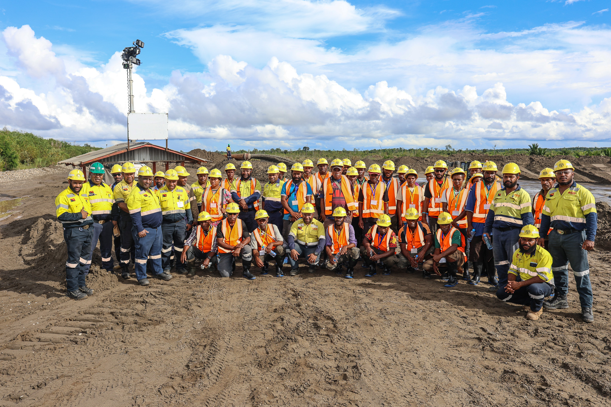 Ok Tedi hosts Ok Birim landowners on awareness visit to its Bige Operations